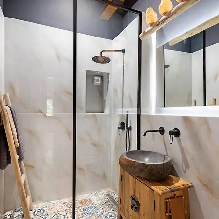 Aiolia Ferienhaus Kondoyenádha