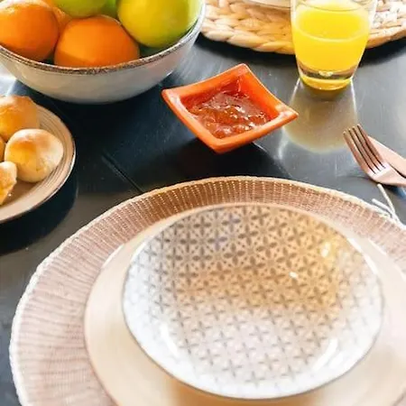 Aiolia Kondoyenádha