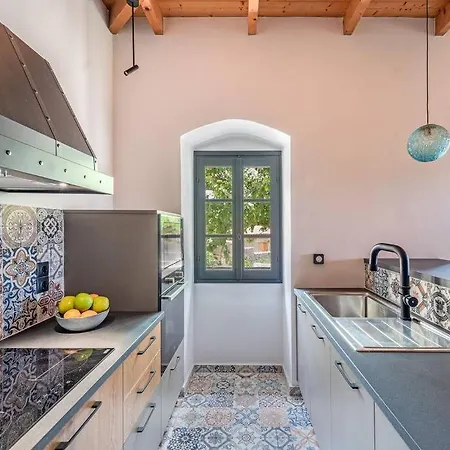 Aiolia Kondoyenádha