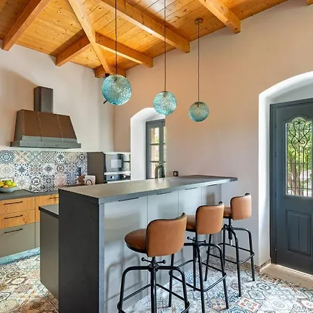 Aiolia Kondoyenádha