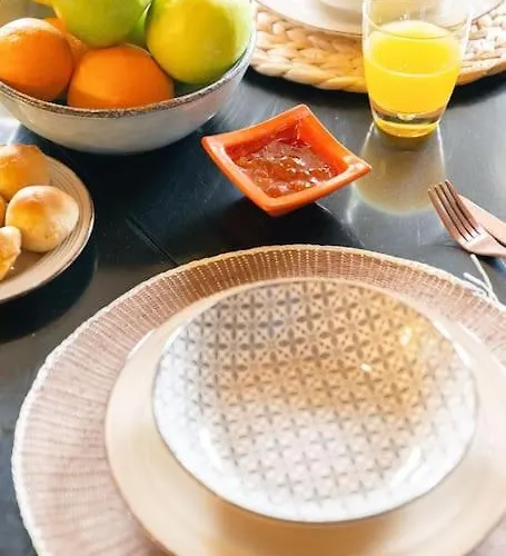 Aiolia Kondoyenádha