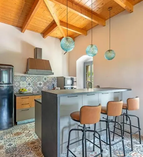 بيت للعطل Aiolia