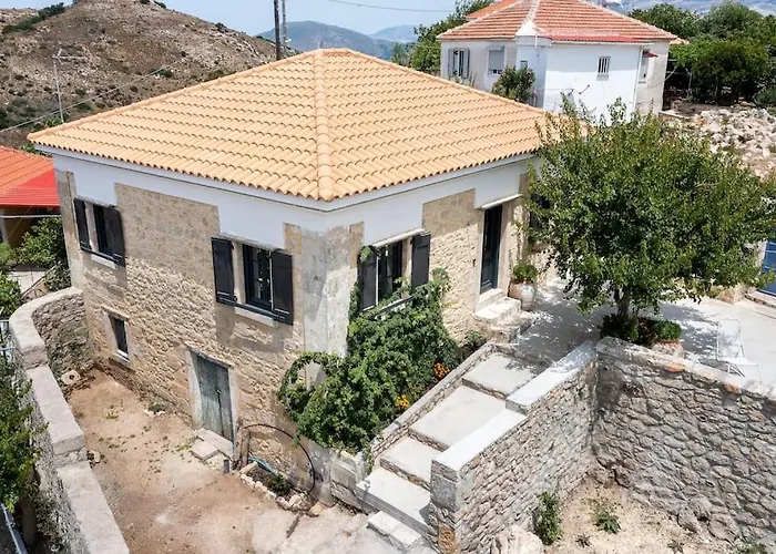 Aiolia بيت للعطل *