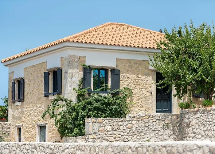 Aiolia بيت للعطل *