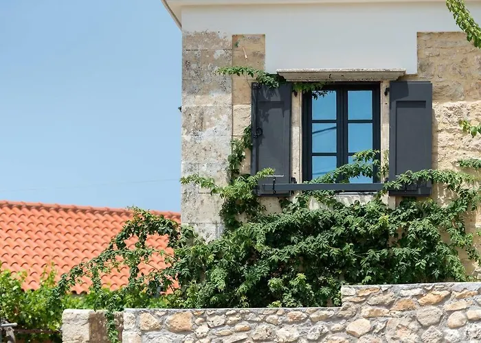 Aiolia بيت للعطل *