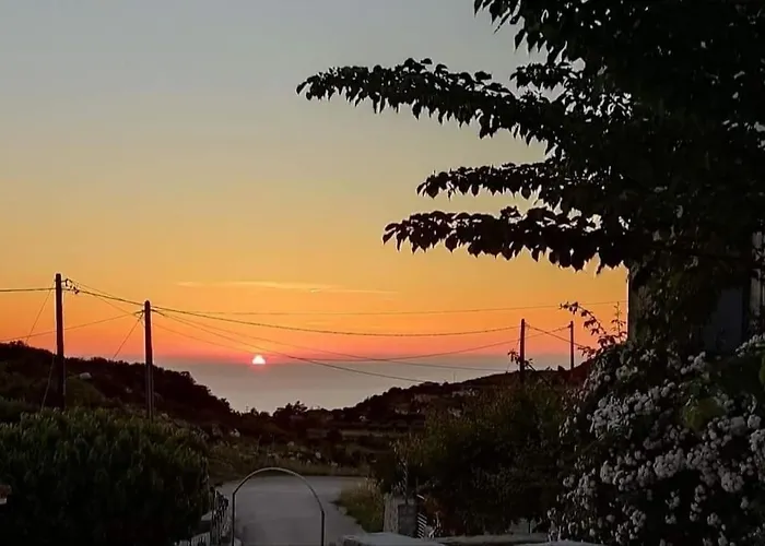 Aiolia بيت للعطل Kondoyenádha