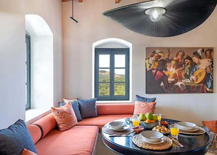 Aiolia بيت للعطل Kondoyenádha