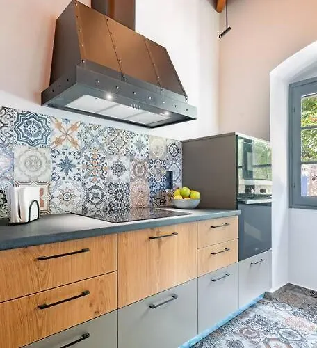 Aiolia بيت للعطل *