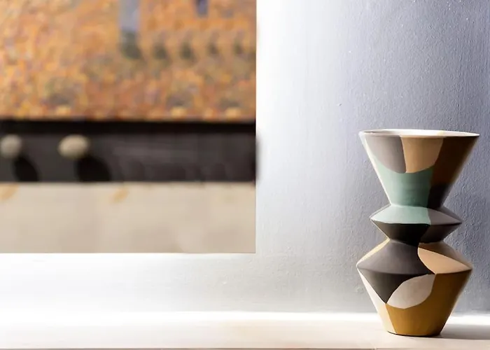 Aiolia بيت للعطل *